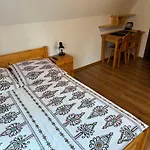 Quarto em Acomodações Particulares Goscinne Kozica *
