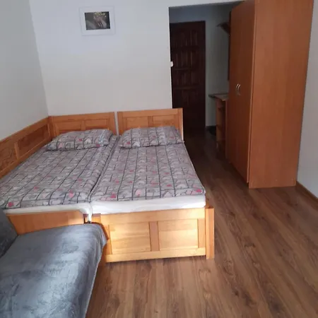 Quarto em Acomodações Particulares Goscinne Kozica *